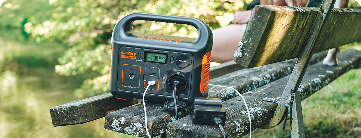 早い者勝ち　Jackery Portable Power 240 Amazon.co.jp: Jackery ポータブル電源 240 240Wh 定格出力200W